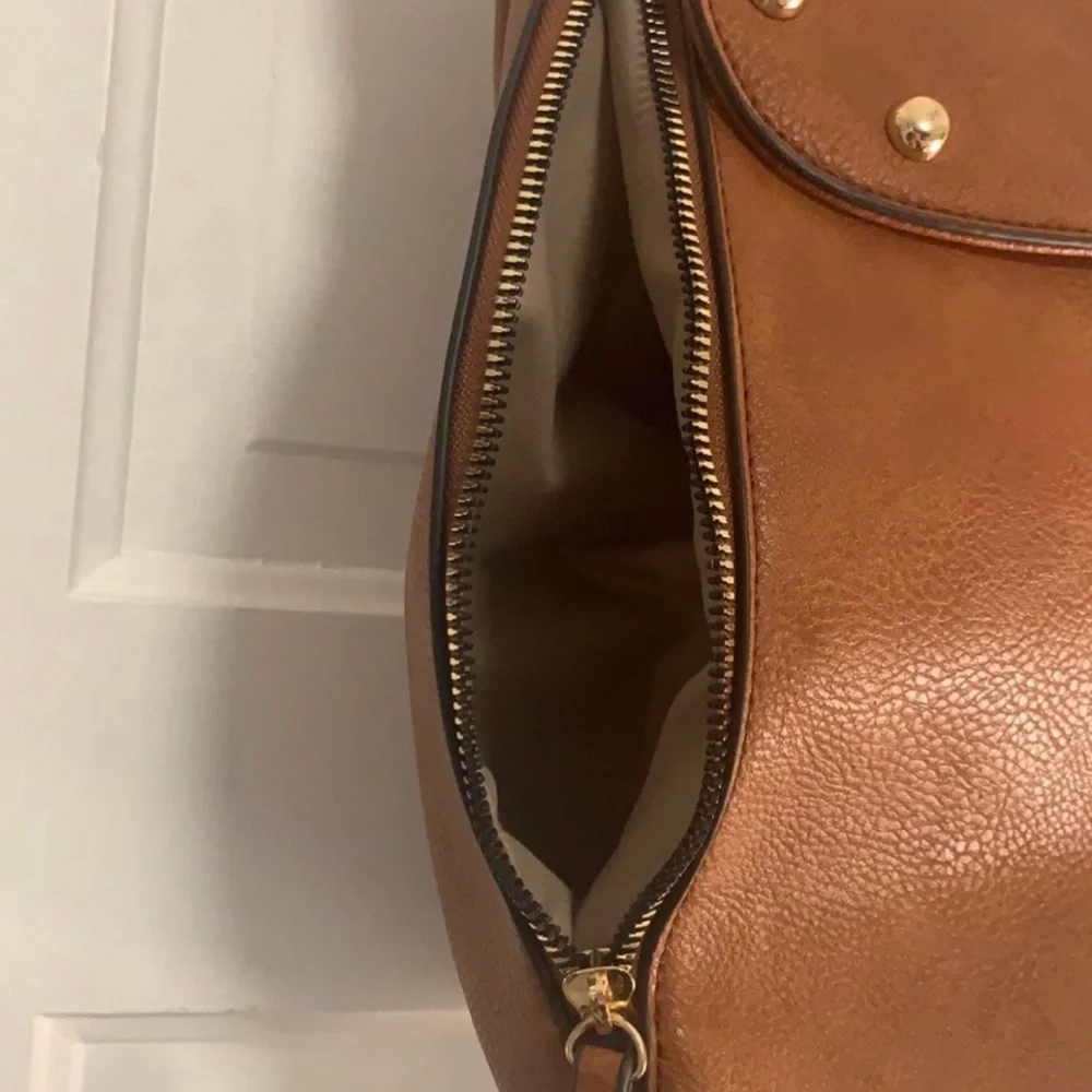 LIKE NEW GUSSACI Backpack/Handbag Vegan leather NO FLAWS